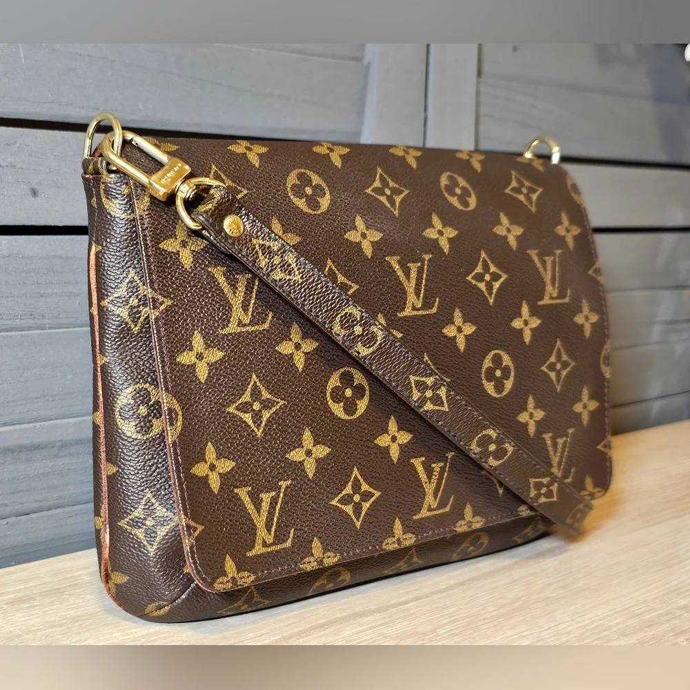 Authenic LOUIS VUITTON Musette Tango Crossbody - Picture 13 of 13